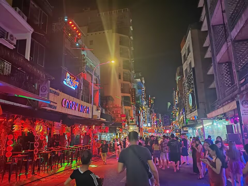 胡志明市范五老街